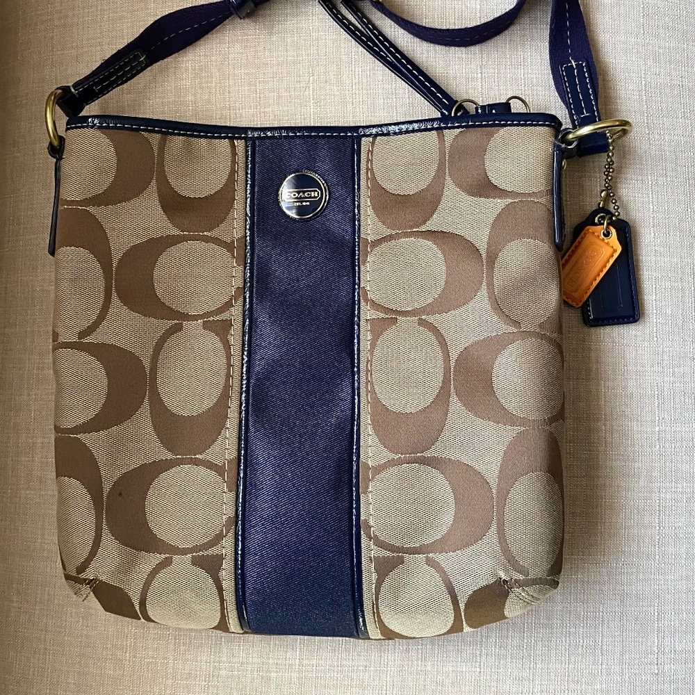 Coach Crossbody Signature designer bag